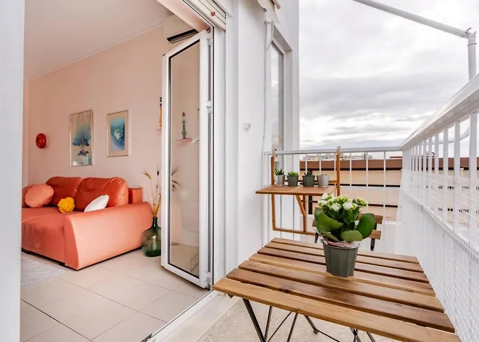 - Central Athens Gem - Top Acropolis View Balcony - Bright Spacious Flat
