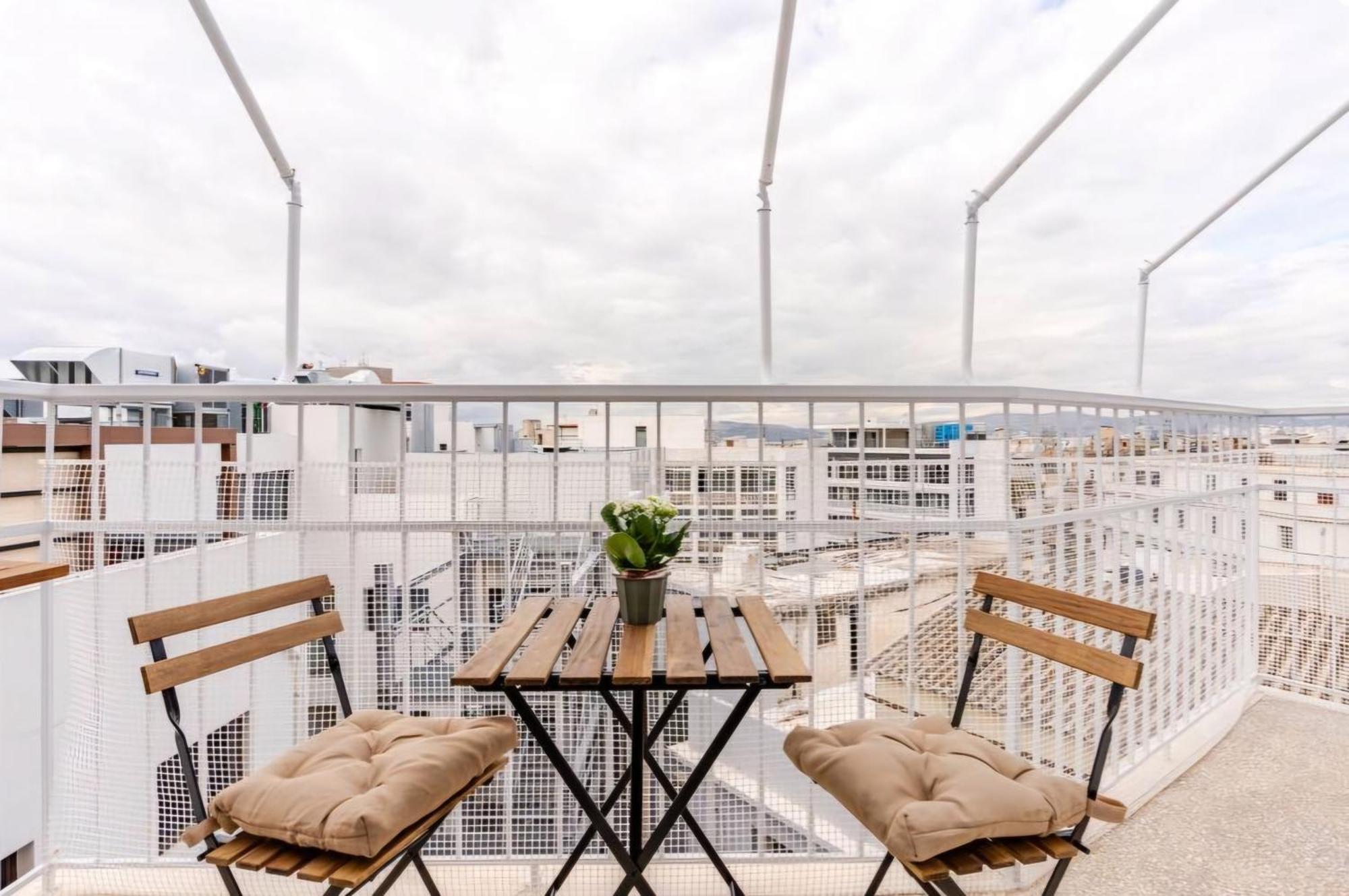 - Gem - Acropolis View Balcony - Bright Spacious Flat