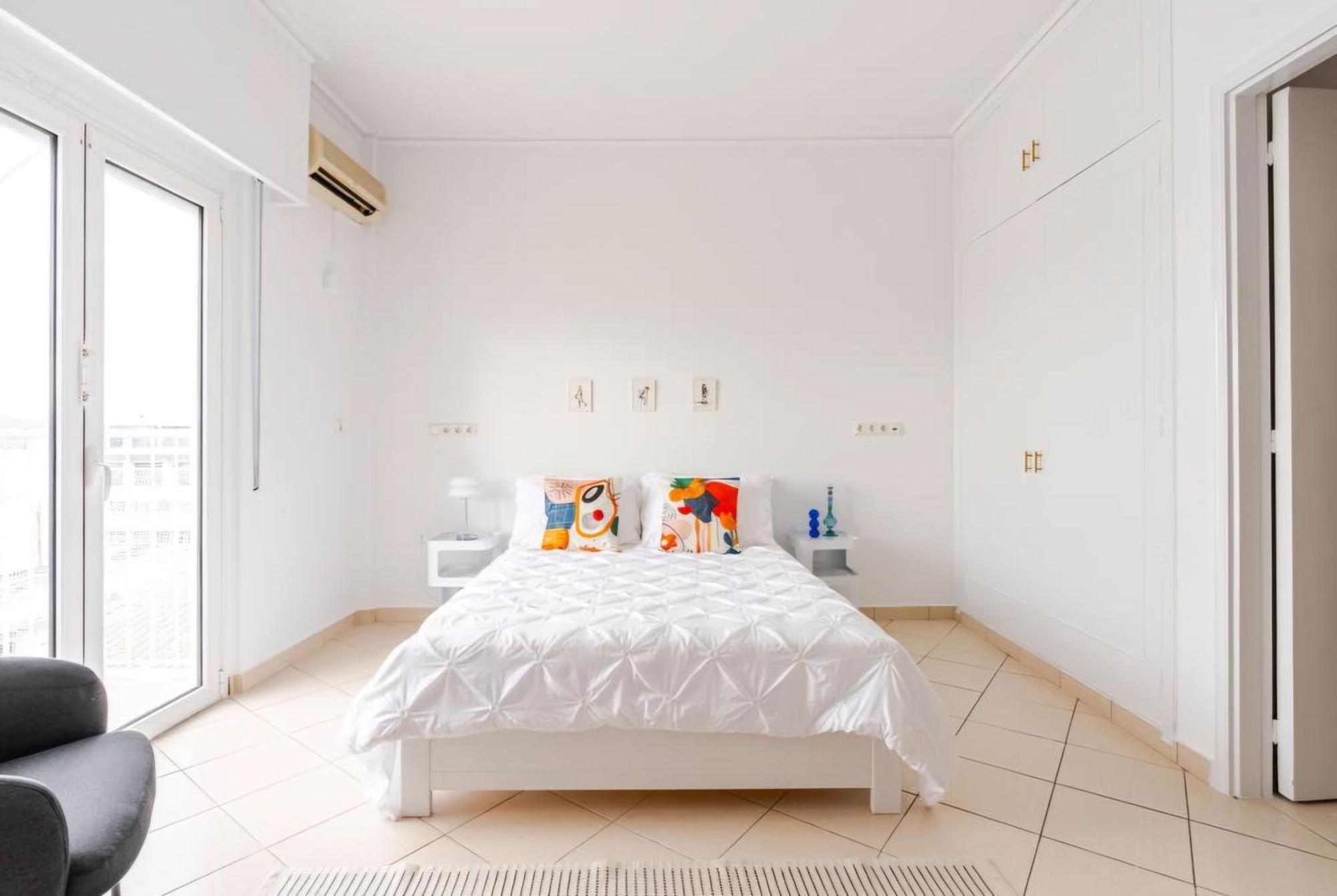 - Gem - Acropolis View Balcony - Bright Spacious Flat